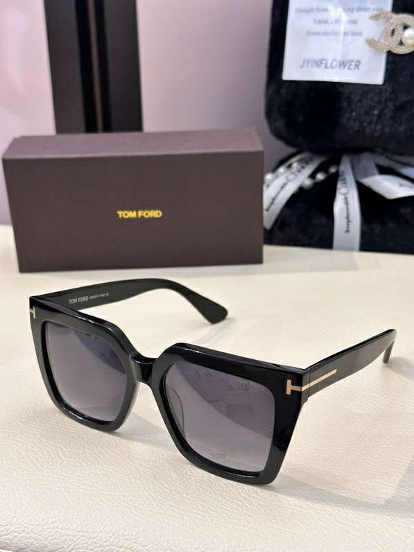 Picture of Tom Ford Sunglasses _SKUfw57311447fw